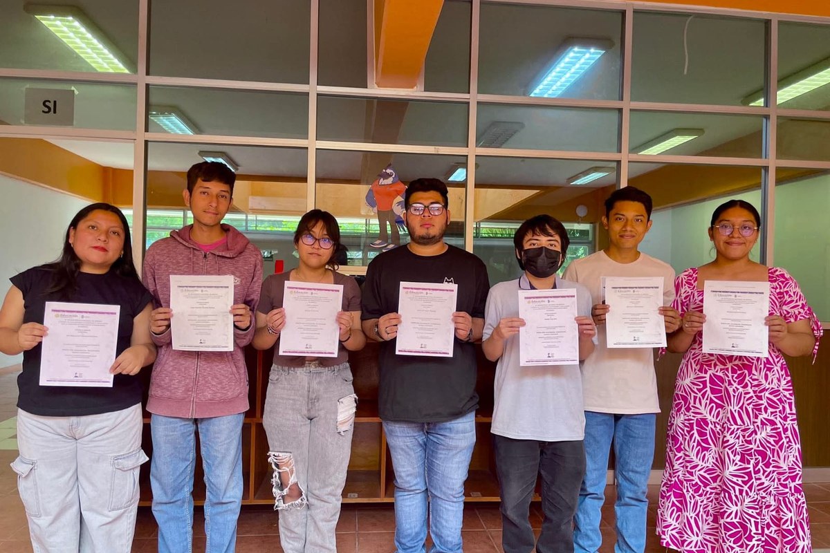 diplomas de estudiantes del tecnm